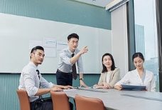 現(xiàn)代VI設計有著靈活性、全球化傳播能力以及數(shù)據(jù)驅動的精準策略